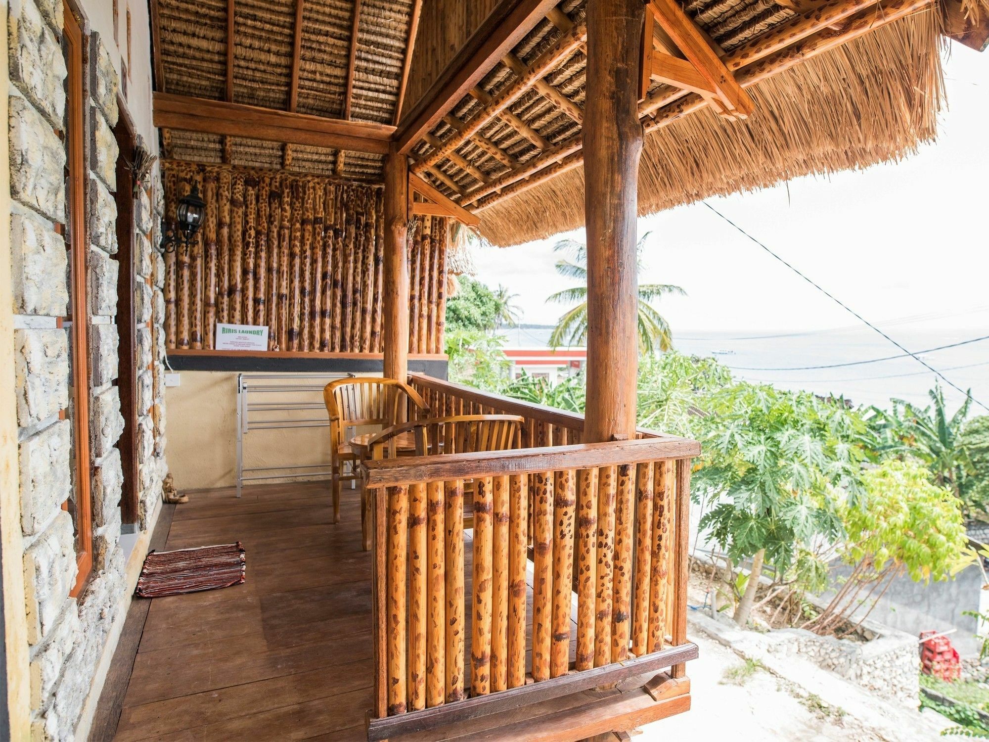 Banana Guest House Batununggul Exterior photo